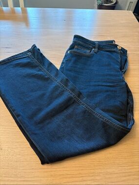 Kut from the Kloth ankle flare Jeans in Dark Blue